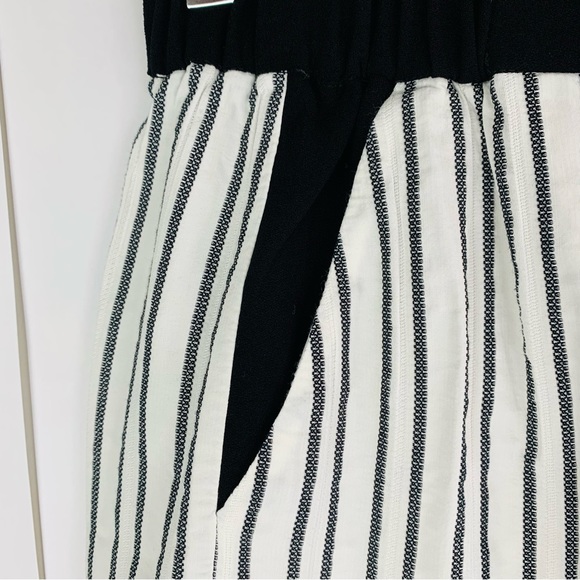 Maje Fer Crepe Trimmed Striped shorts black white stripes - Picture 9 of 16